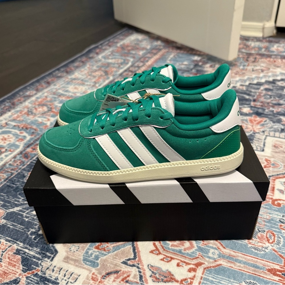 NWT Adidas Breaknet Sleek Sneakers